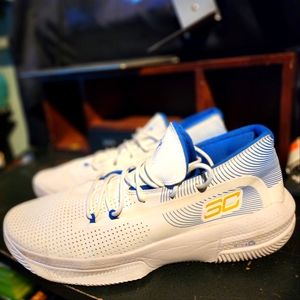 Under armour steph Currys dub nations size 13